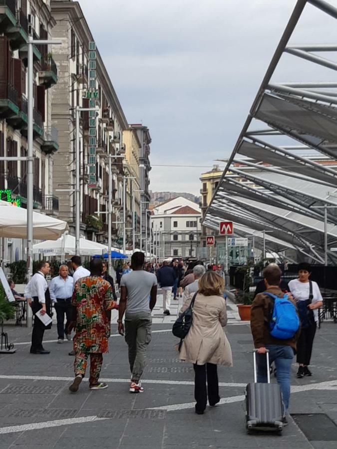 Metropolis Stazione Centrale เนเปิลส์ ภายนอก รูปภาพ